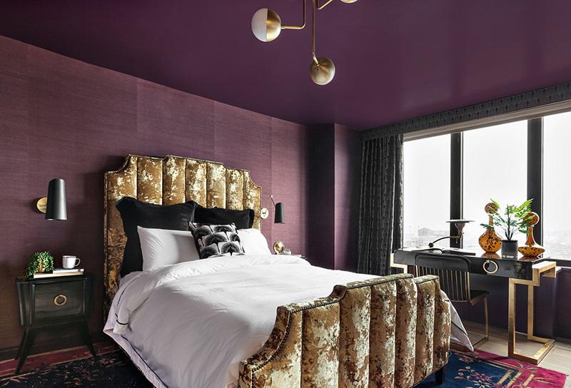 viola e oro in camera da letto in stile art deco
