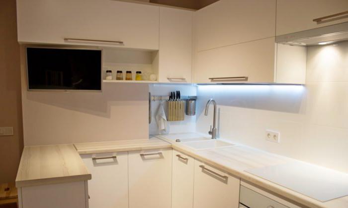Elegante cucina bianca per progetto