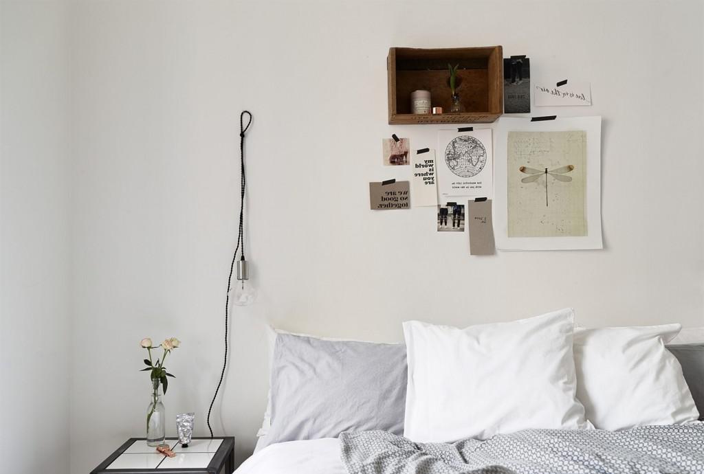 Interno alla moda semplice camera da letto