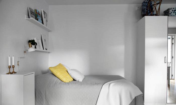 Grande letto in un piccolo appartamento