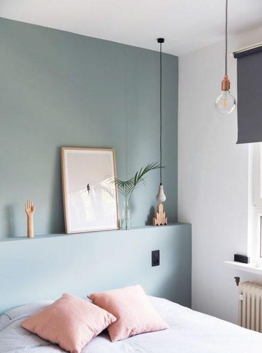 Colore blu-grigio delle pareti della camera da letto