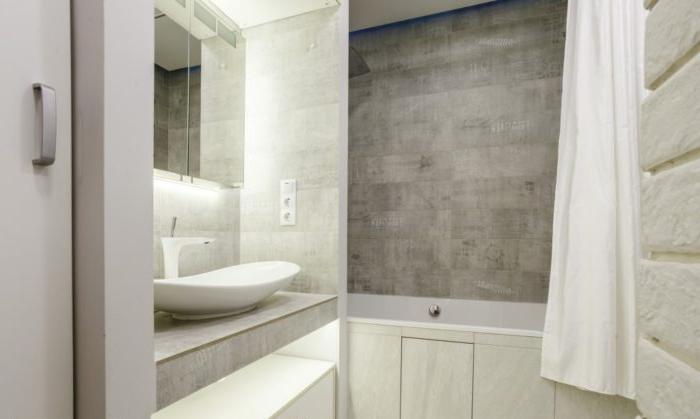 Design moderno ed elegante di un piccolo bagno