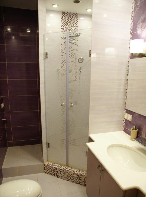 Progettazione di un bagno con doccia e servizi igienici