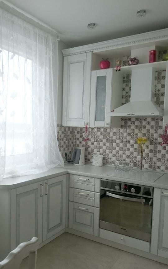 Interiore della piccola cucina in stile provenzale