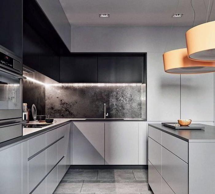Cucina design in un appartamento con elementi di minimalismo e stile loft