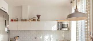 Cinghiale bianco su un grembiule da cucina in stile scandinavo